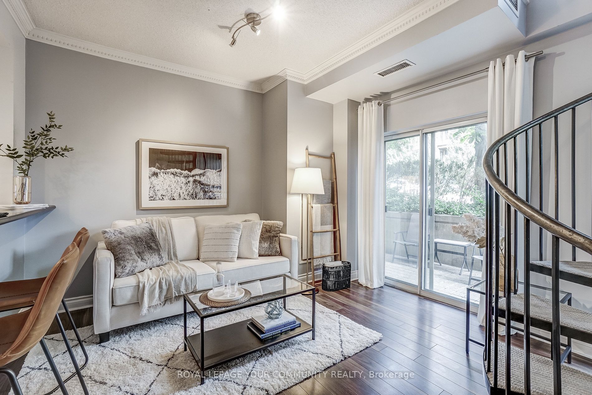 800 Spadina Rd, #101
