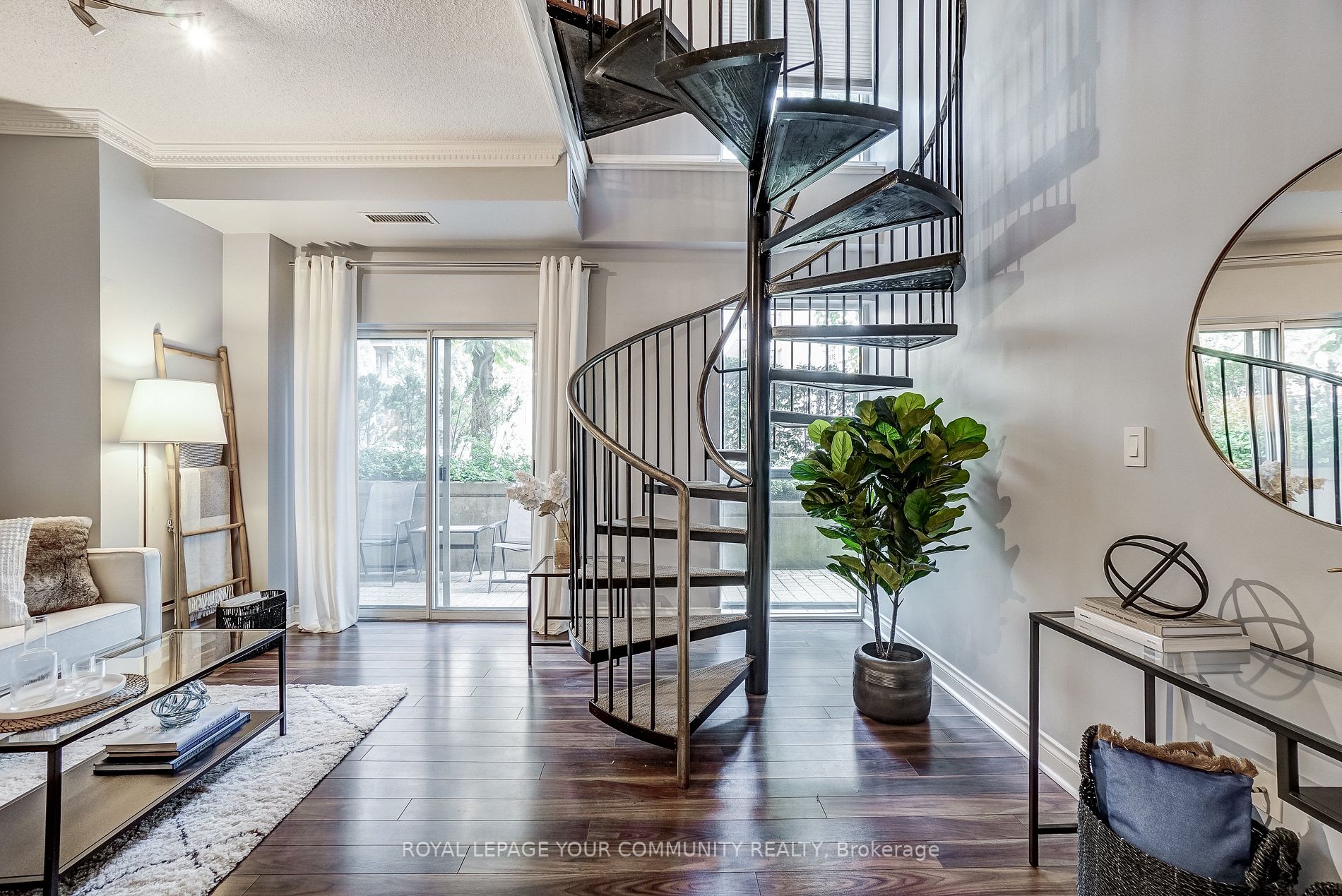 800 Spadina Rd, #101