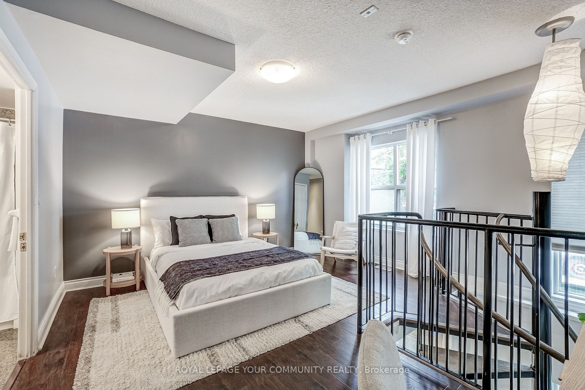 800 Spadina Rd, #101