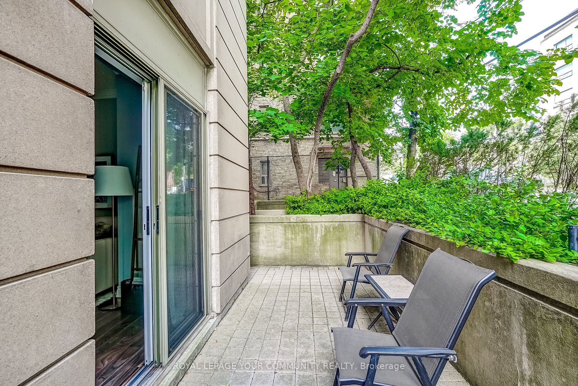 800 Spadina Rd, #101