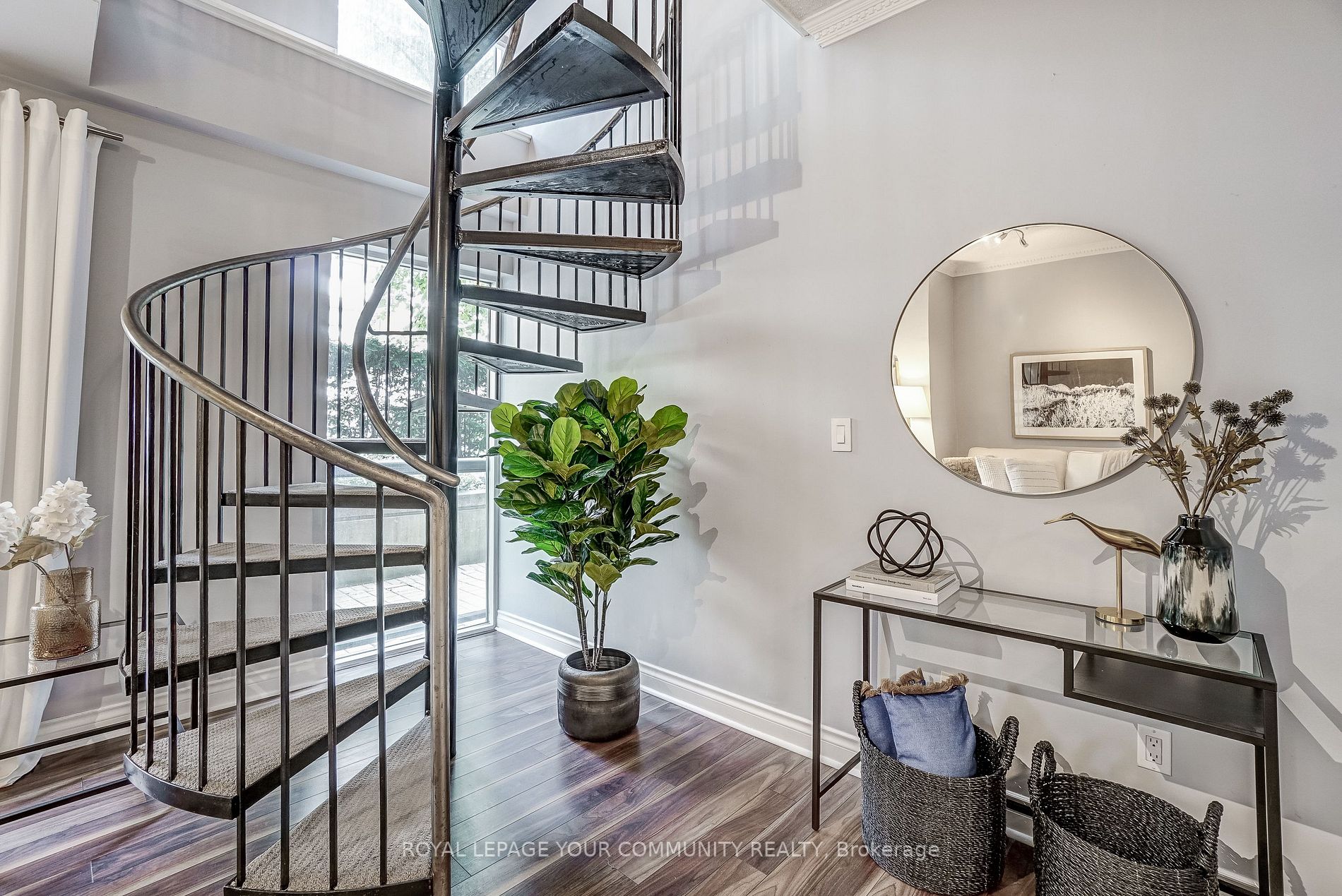 800 Spadina Rd, #101