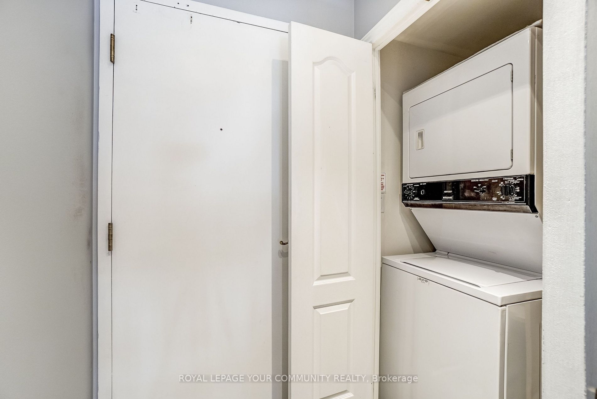 800 Spadina Rd, #101