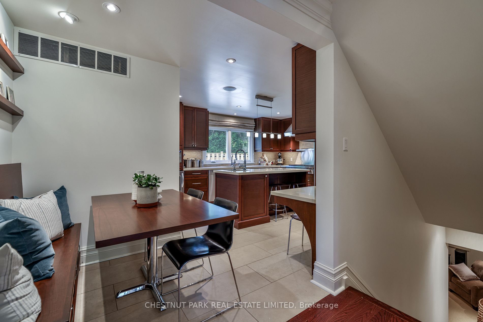 12 Barrydale Crescent