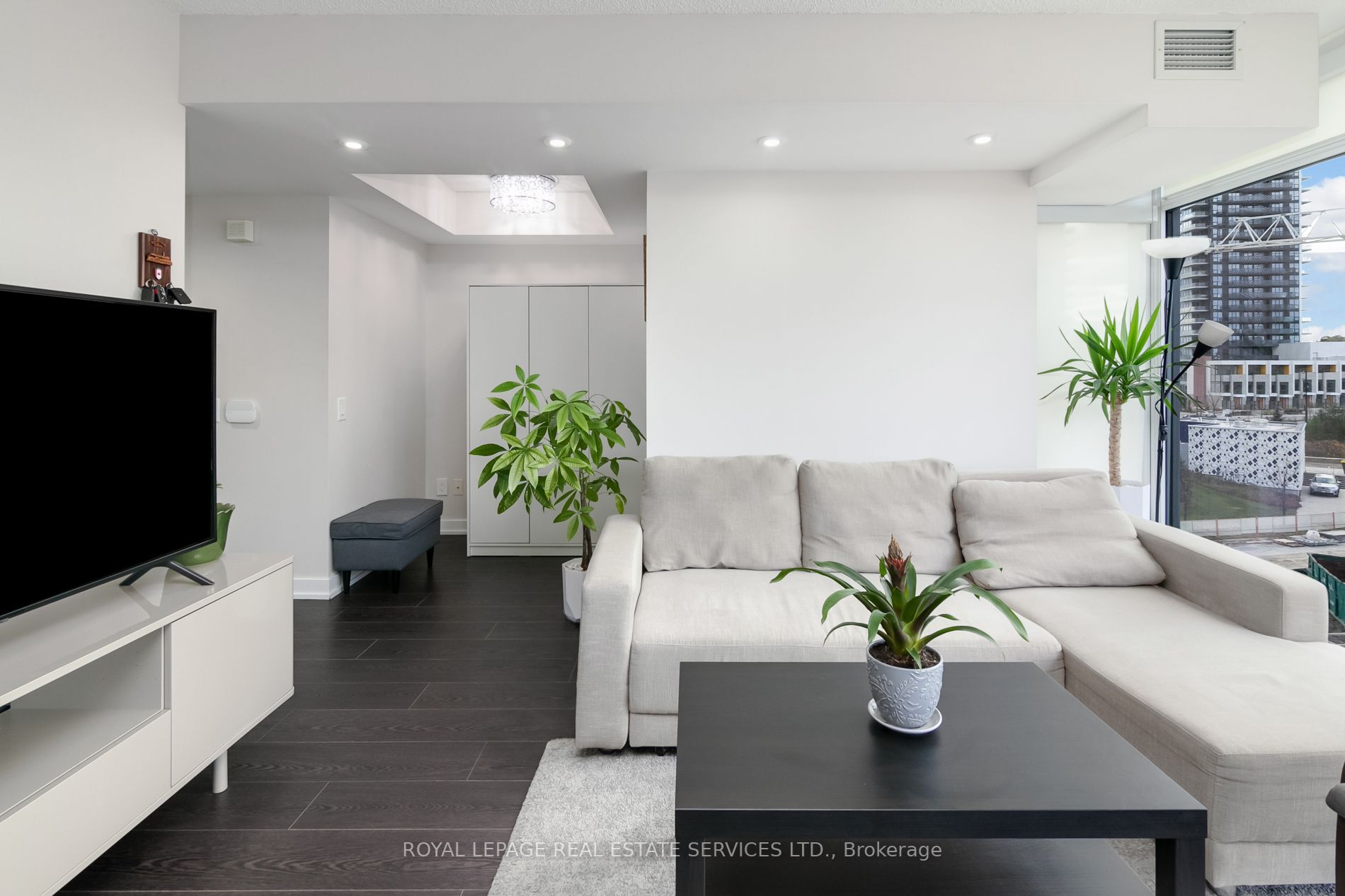 72 Esther Shiner Blvd, #507
