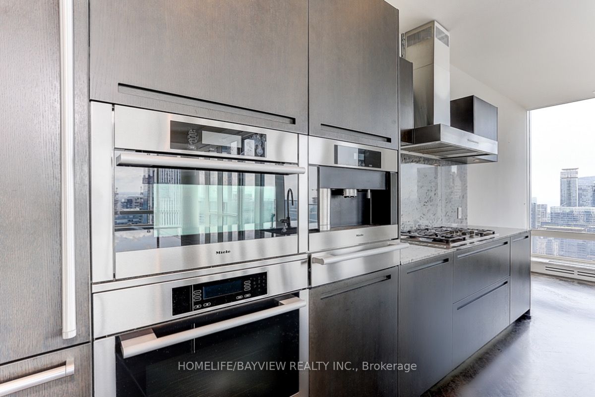180 University Ave, #5501