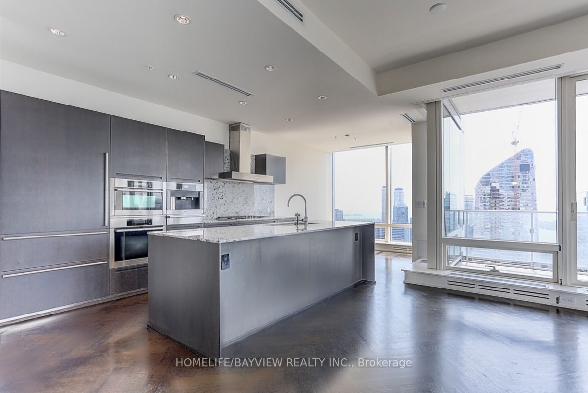 180 University Ave, #5501
