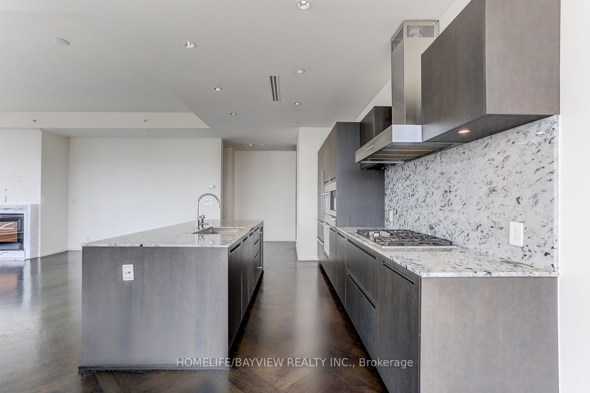 180 University Ave, #5501