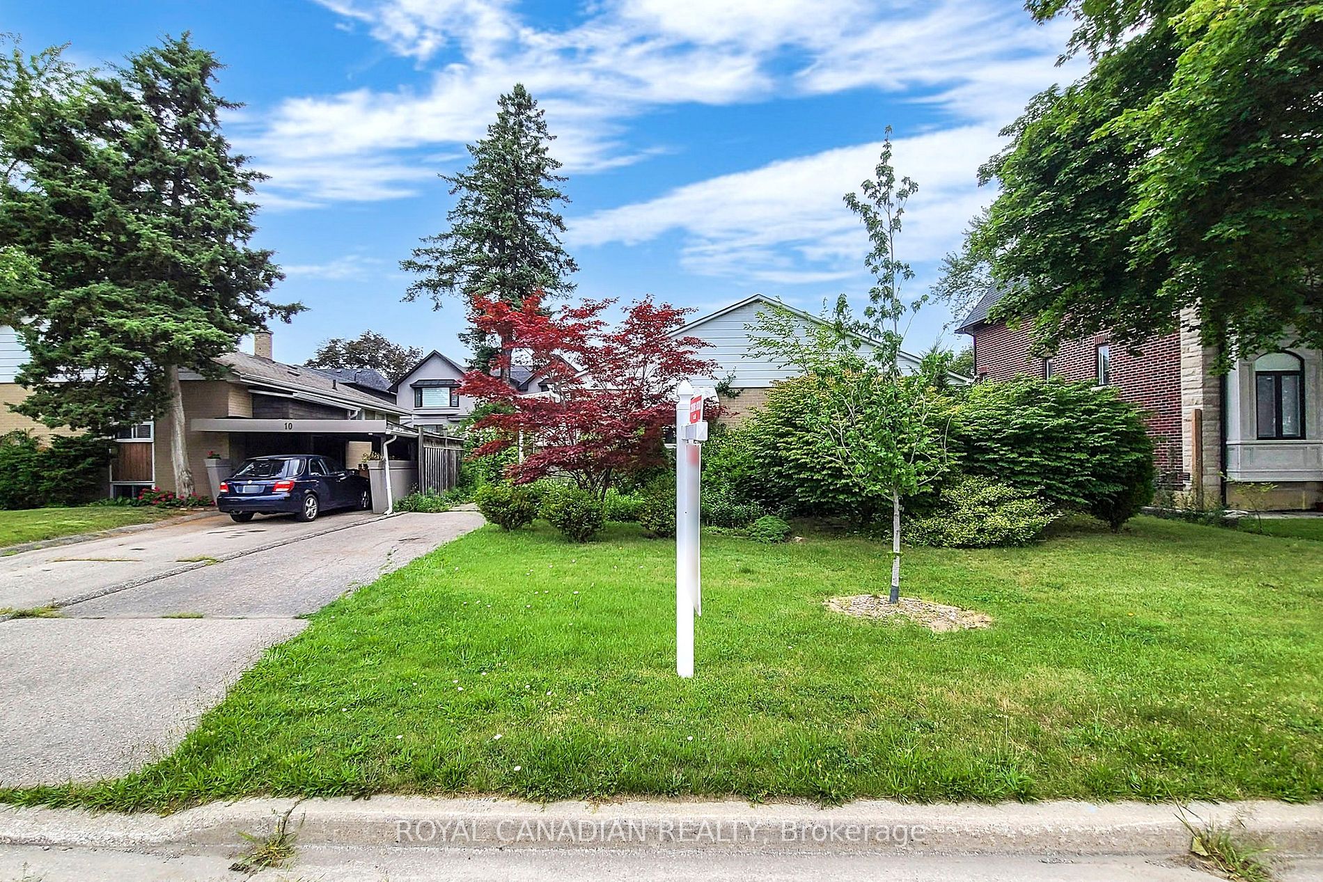 12 Briar Field Dr