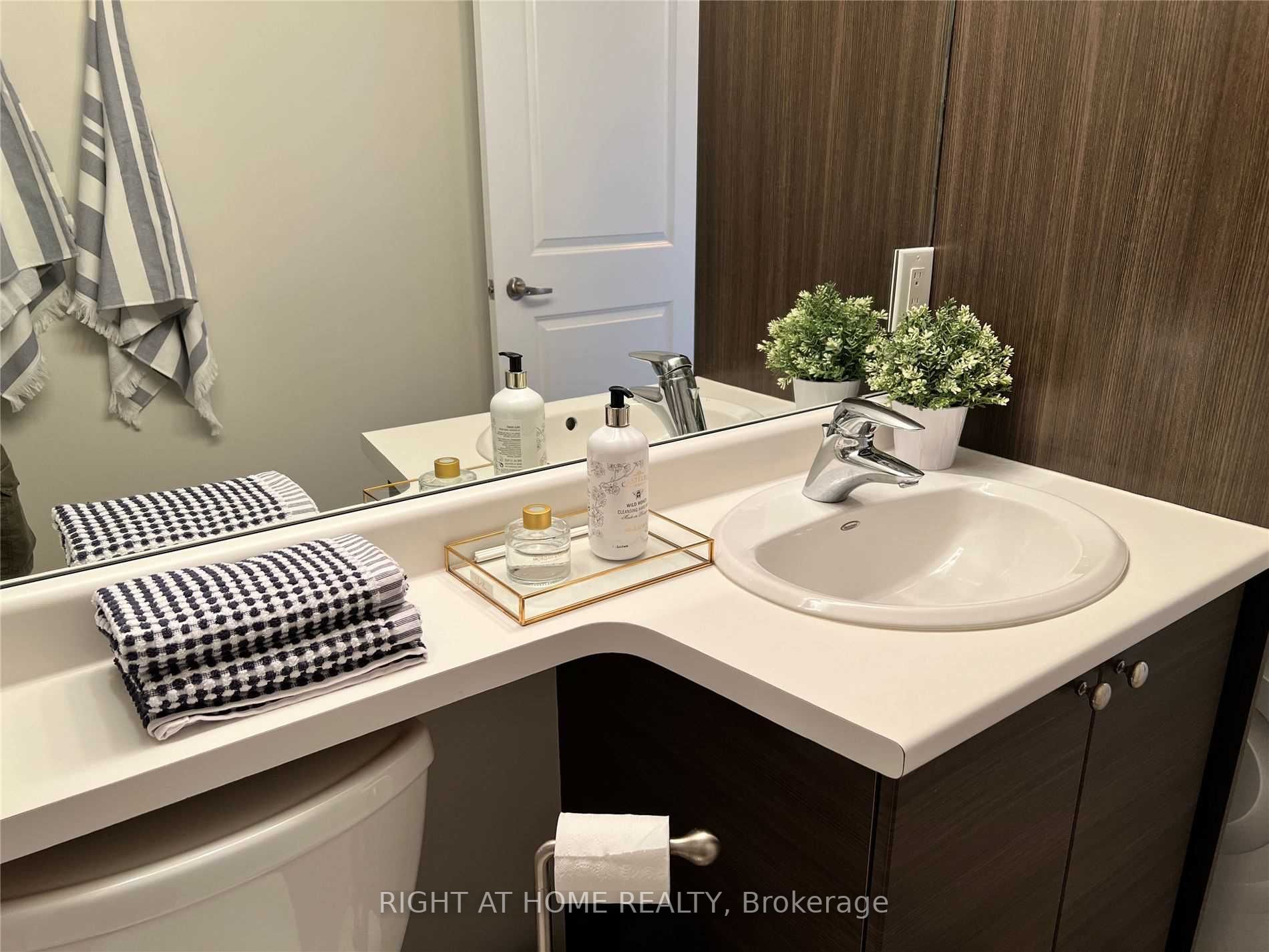 760 Sheppard Ave W, #508