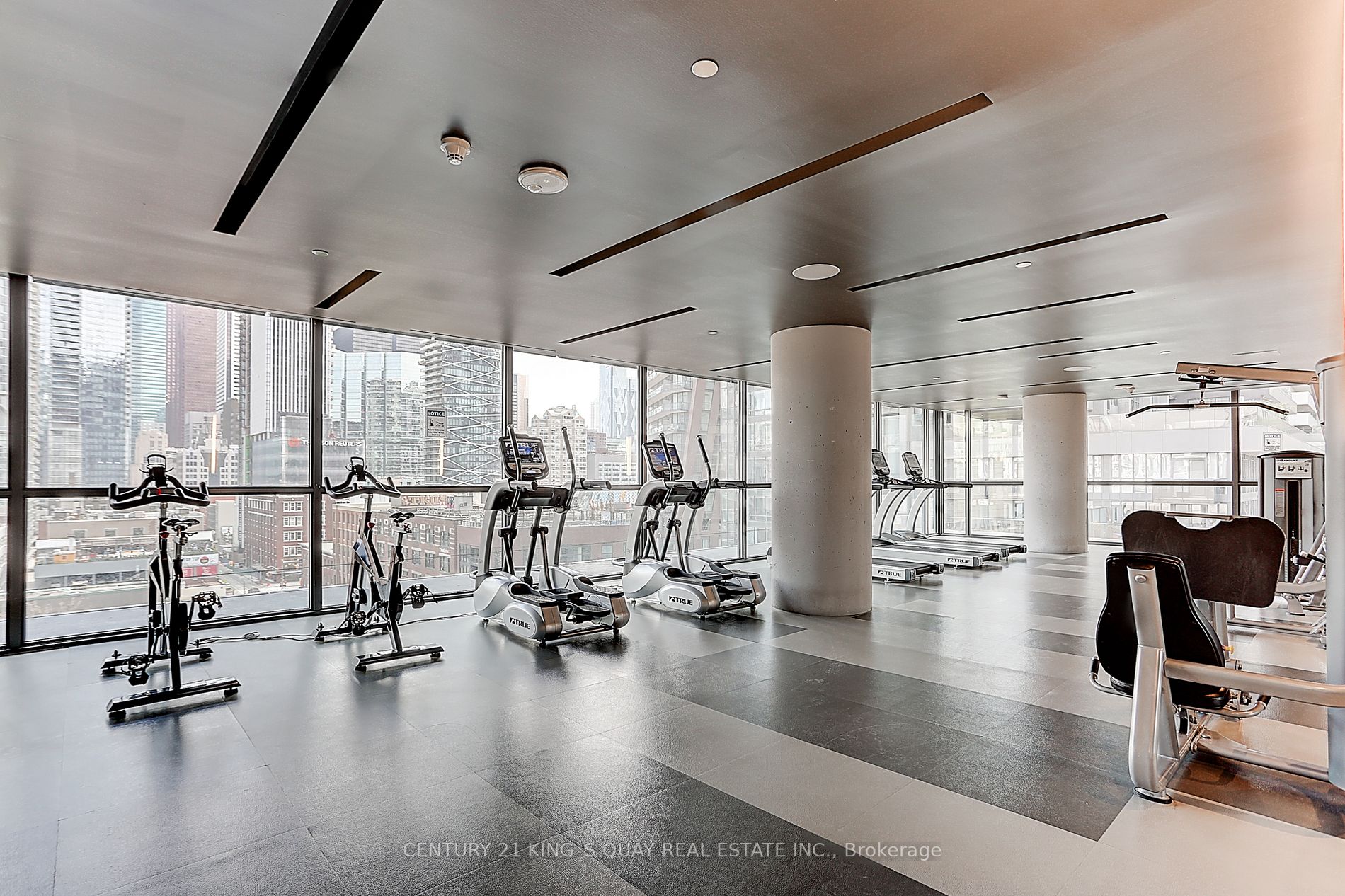 290 Adelaide Street W, #1810