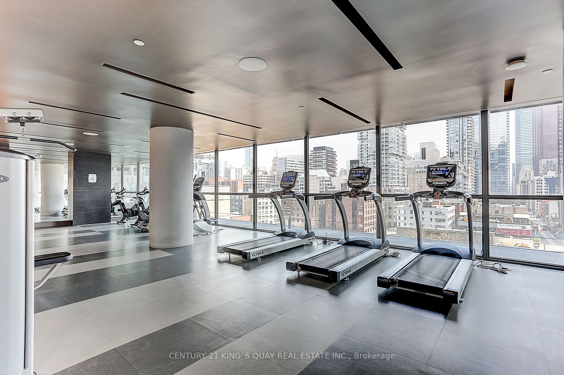290 Adelaide Street W, #1810