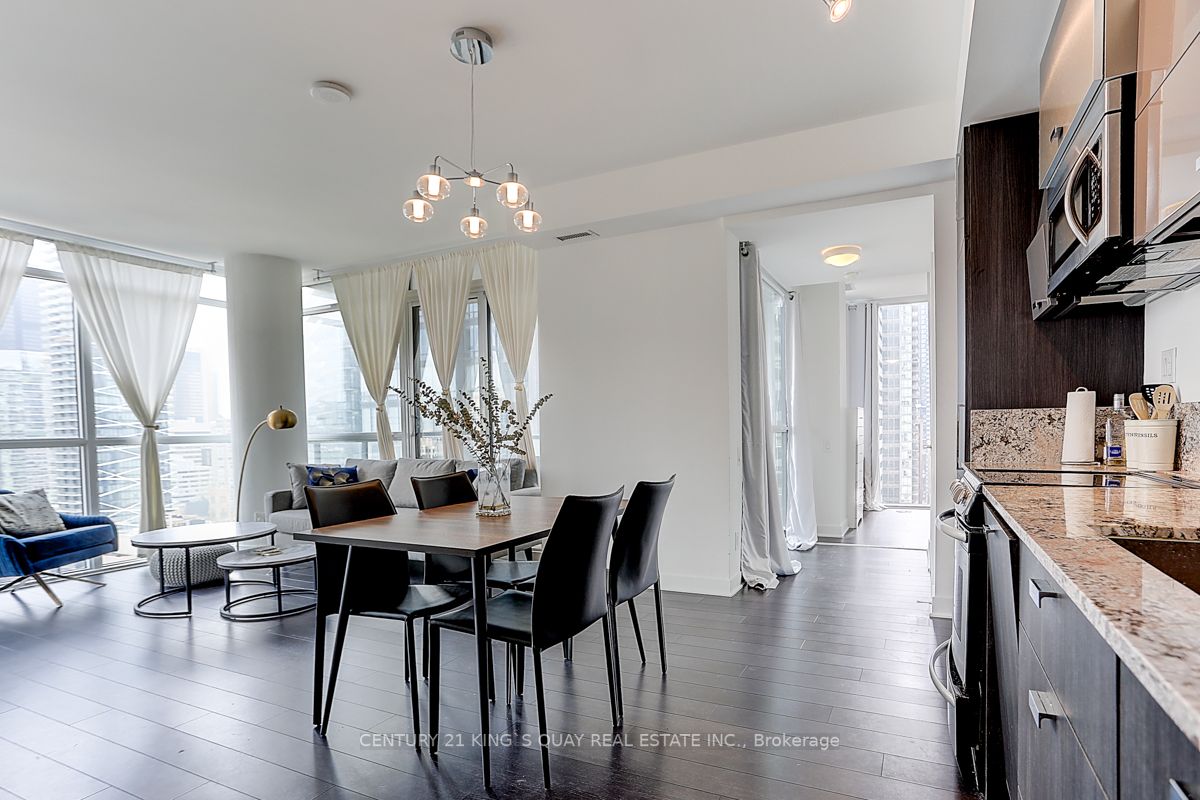 290 Adelaide Street W, #1810