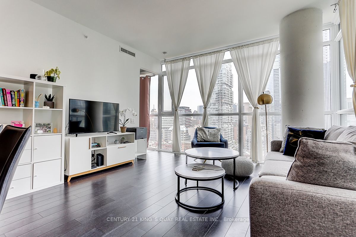 290 Adelaide Street W, #1810