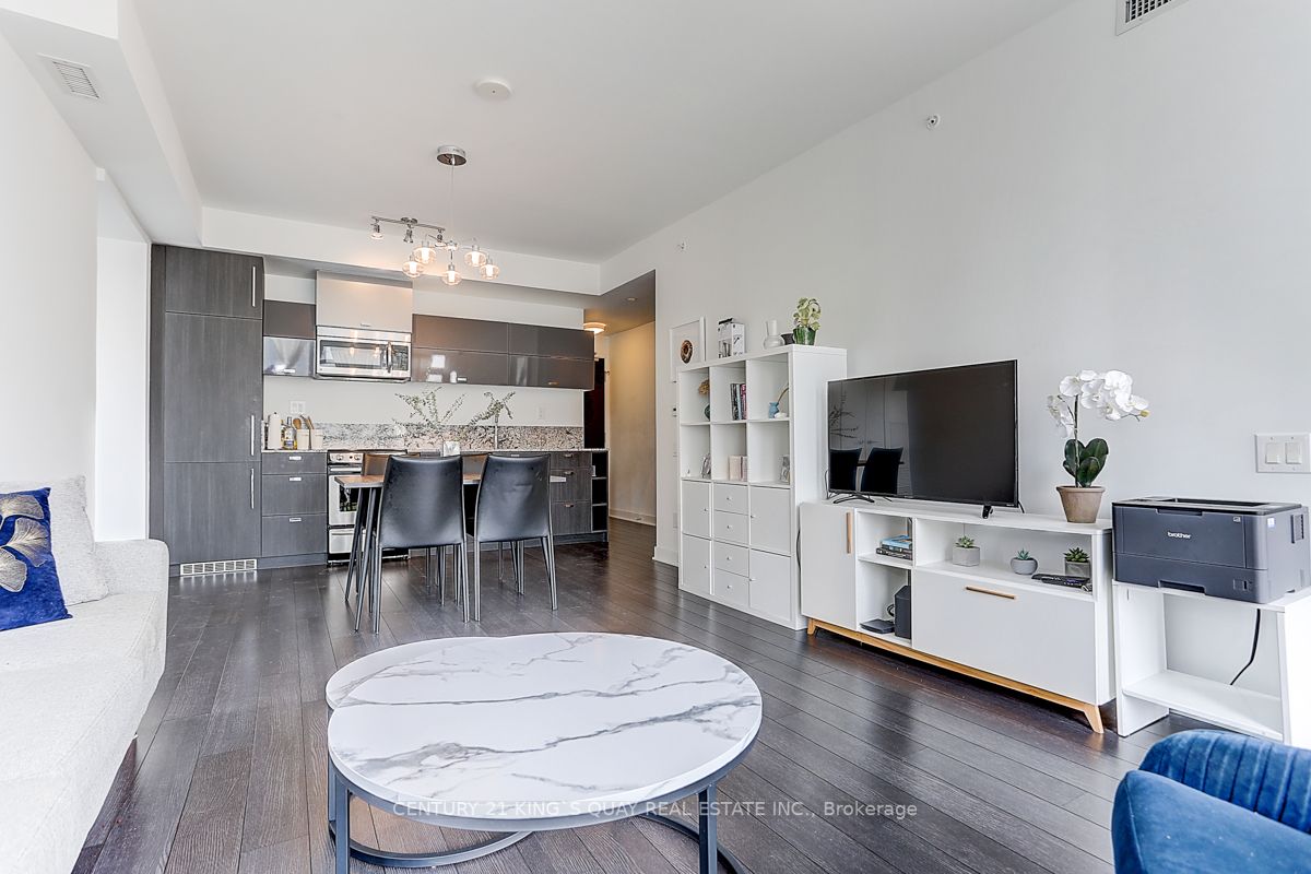290 Adelaide Street W, #1810