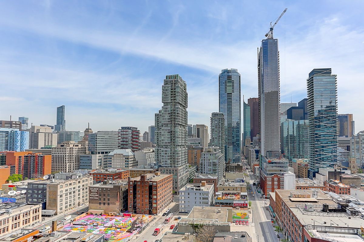 290 Adelaide Street W, #1810