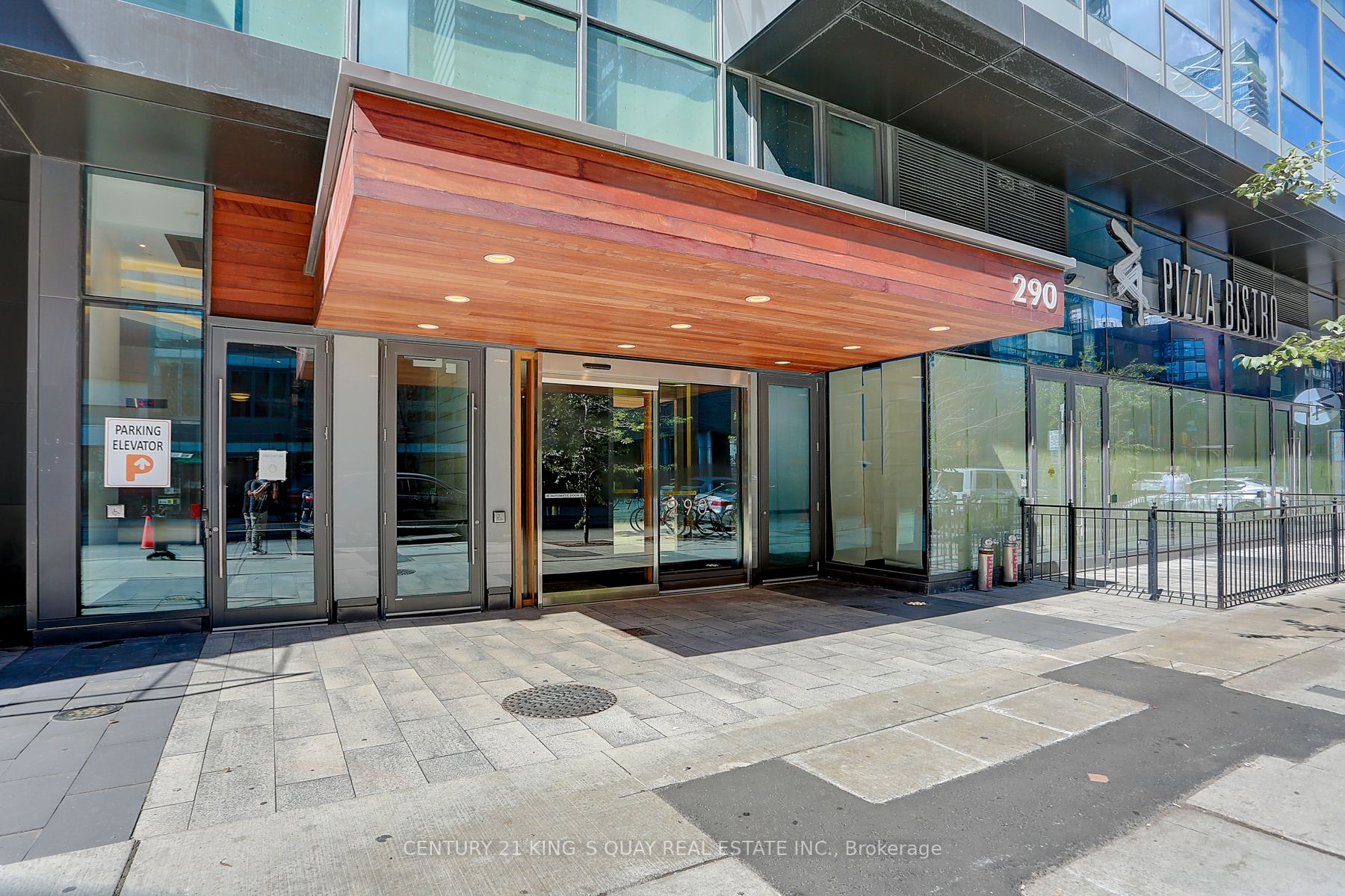 290 Adelaide Street W, #1810
