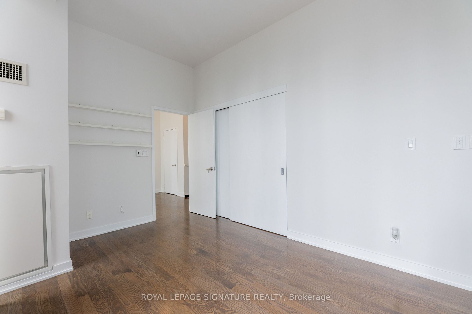 126 Simcoe St, #Ph05