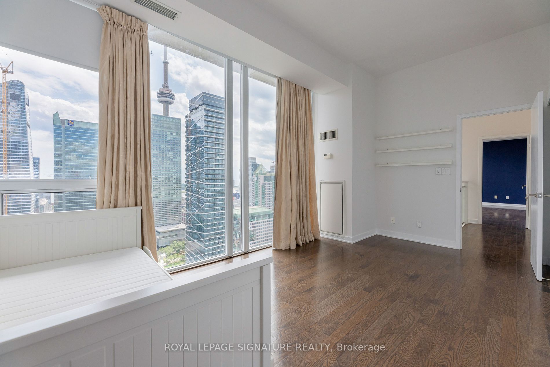 126 Simcoe St, #Ph05