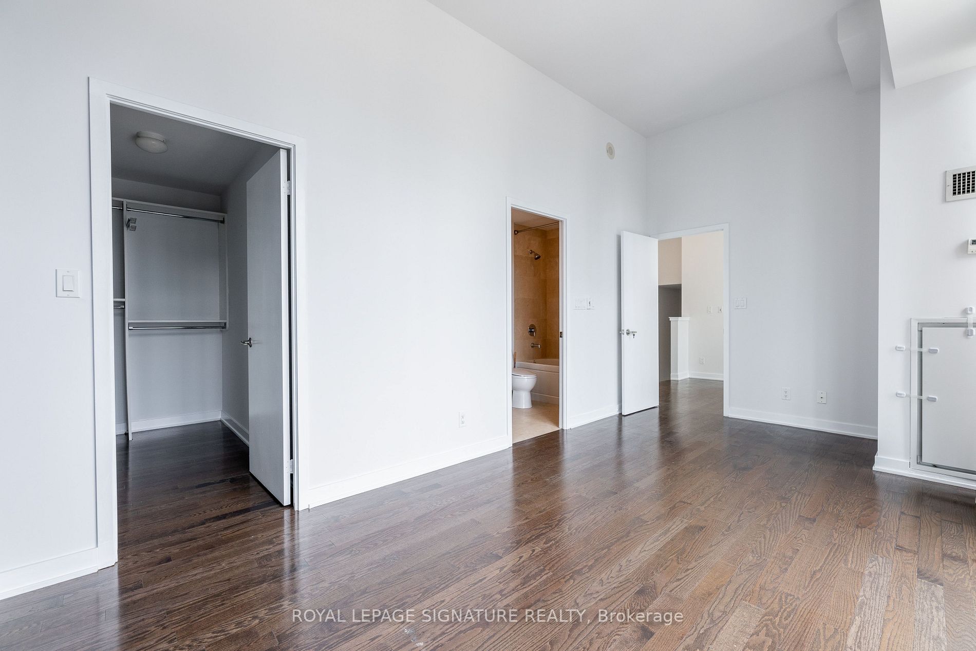 126 Simcoe St, #Ph05