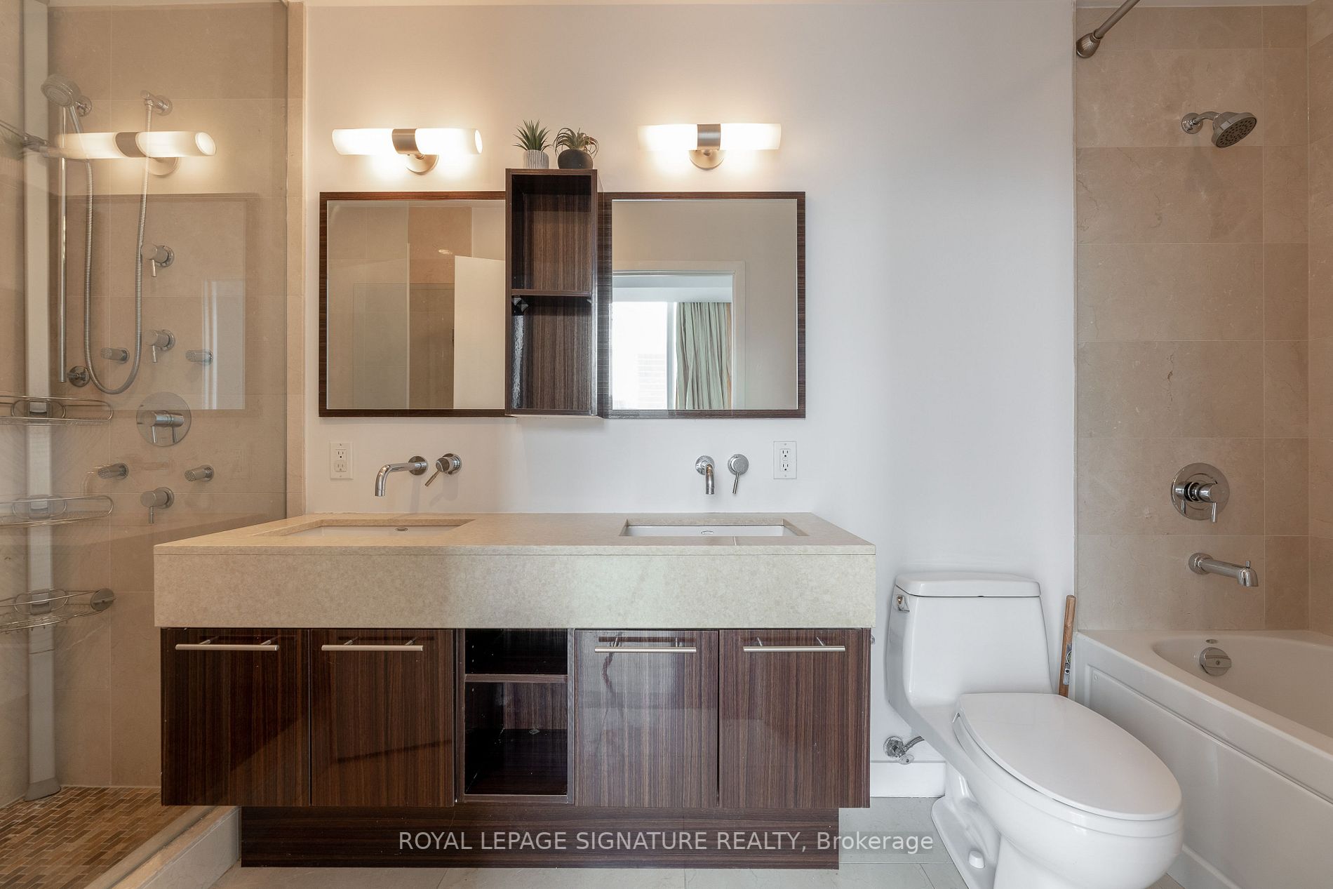 126 Simcoe St, #Ph05