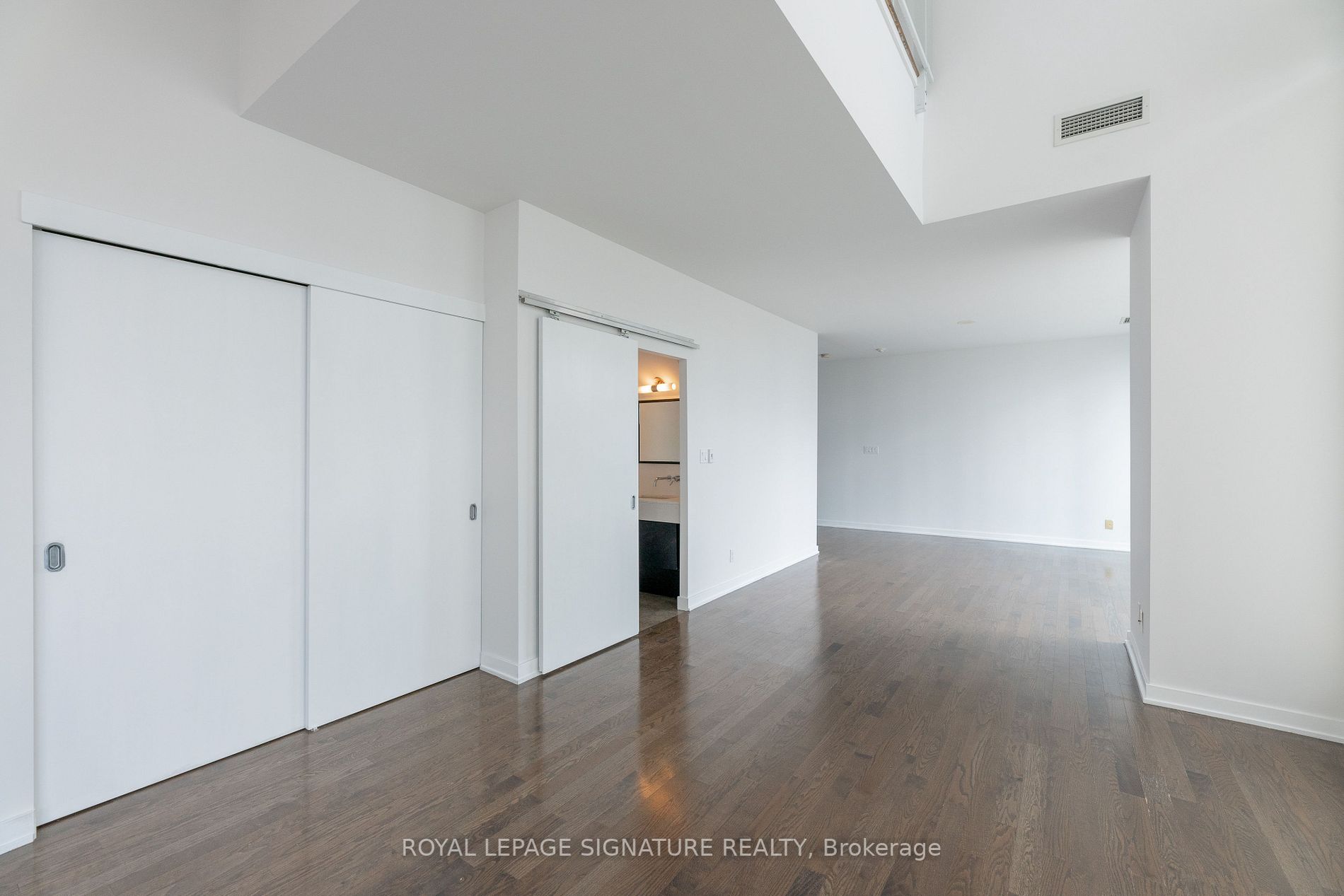 126 Simcoe St, #Ph05