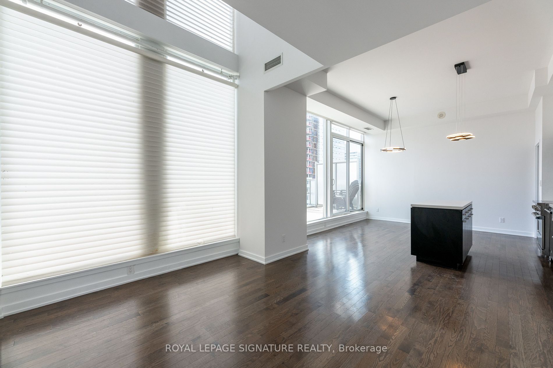 126 Simcoe St, #Ph05