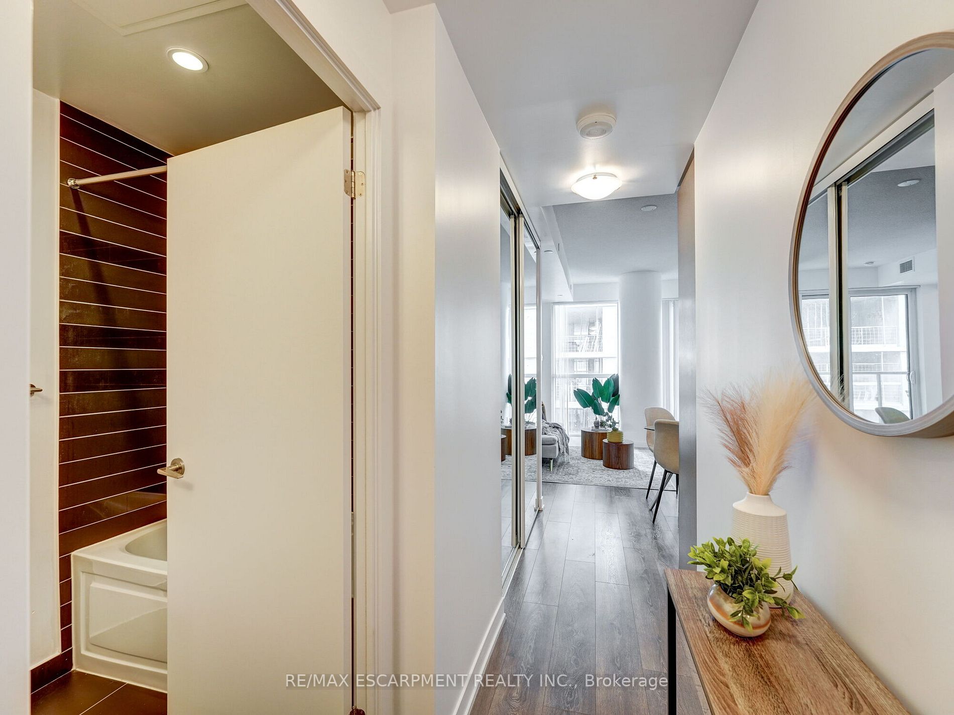 87 Peter St, #4412