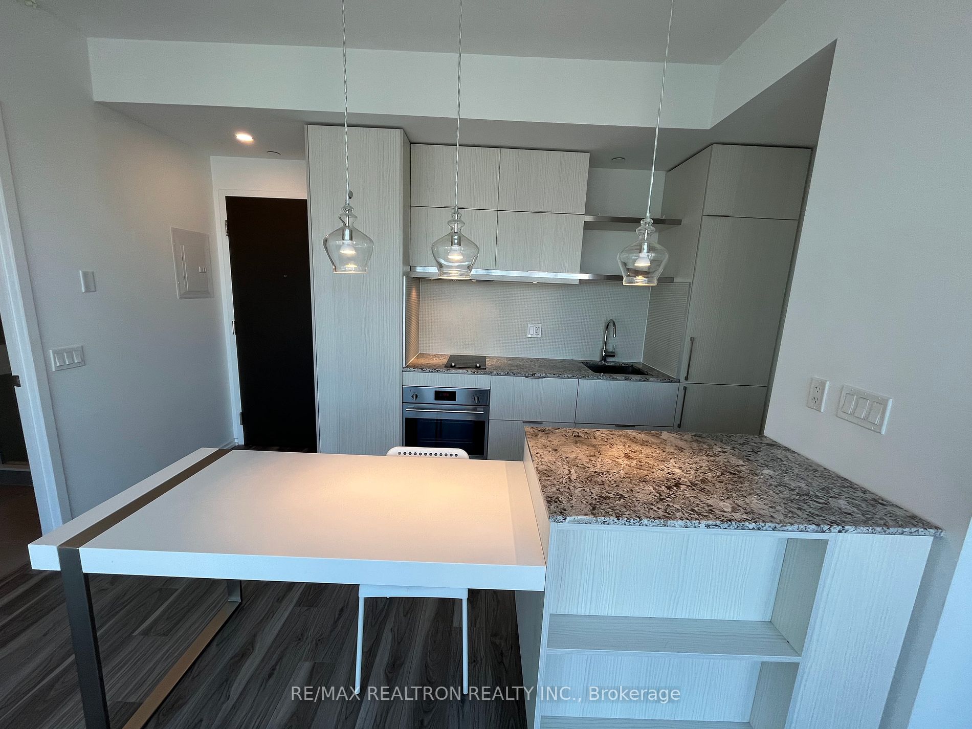 197 Yonge St, #3113