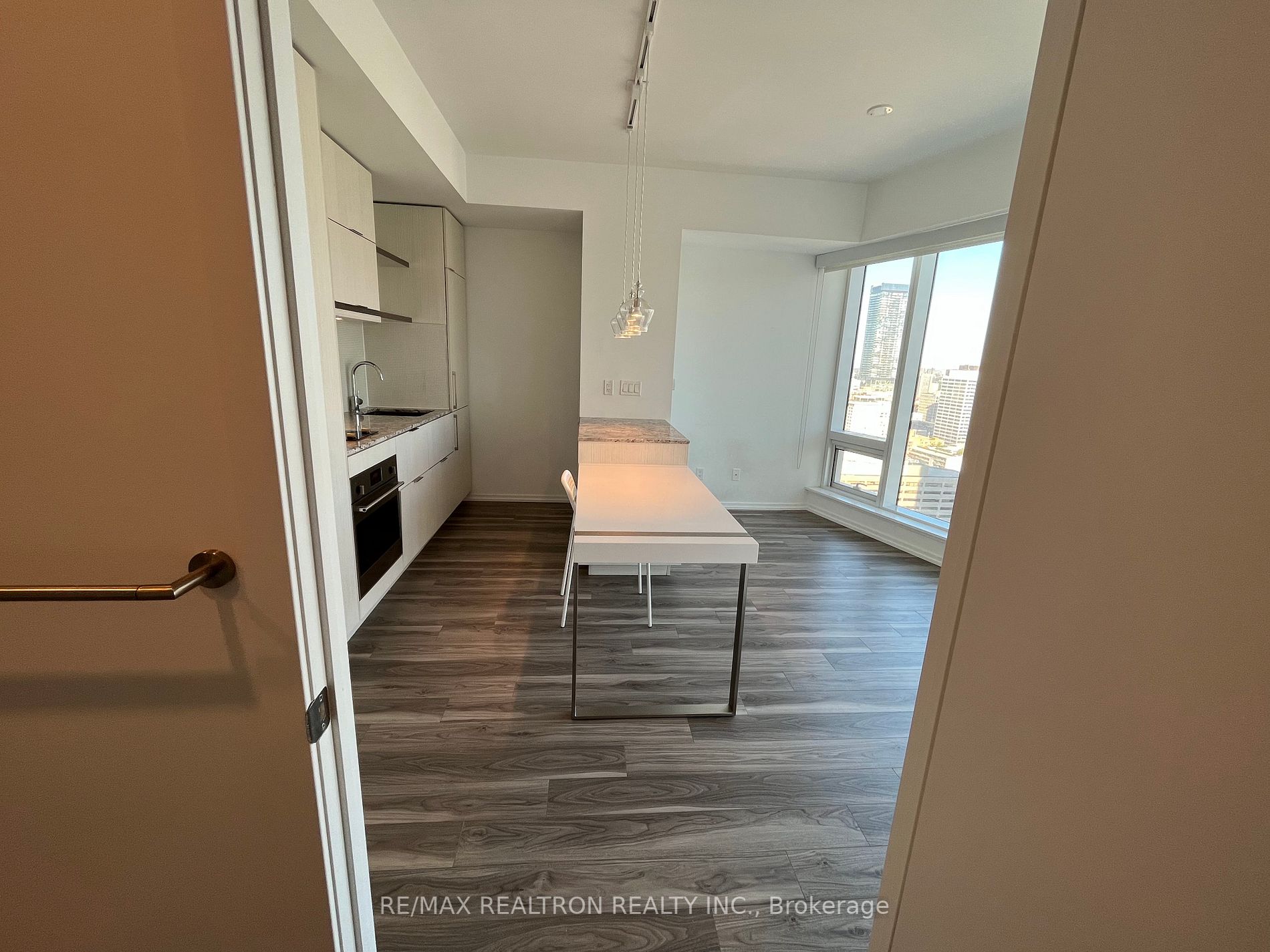197 Yonge St, #3113