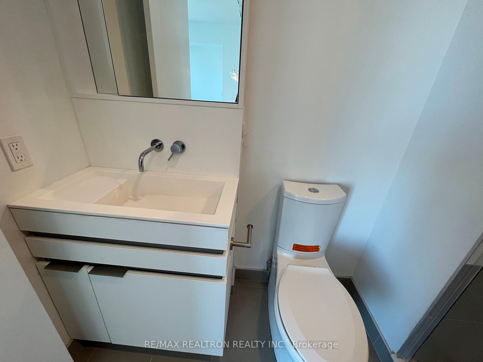 197 Yonge St, #3113