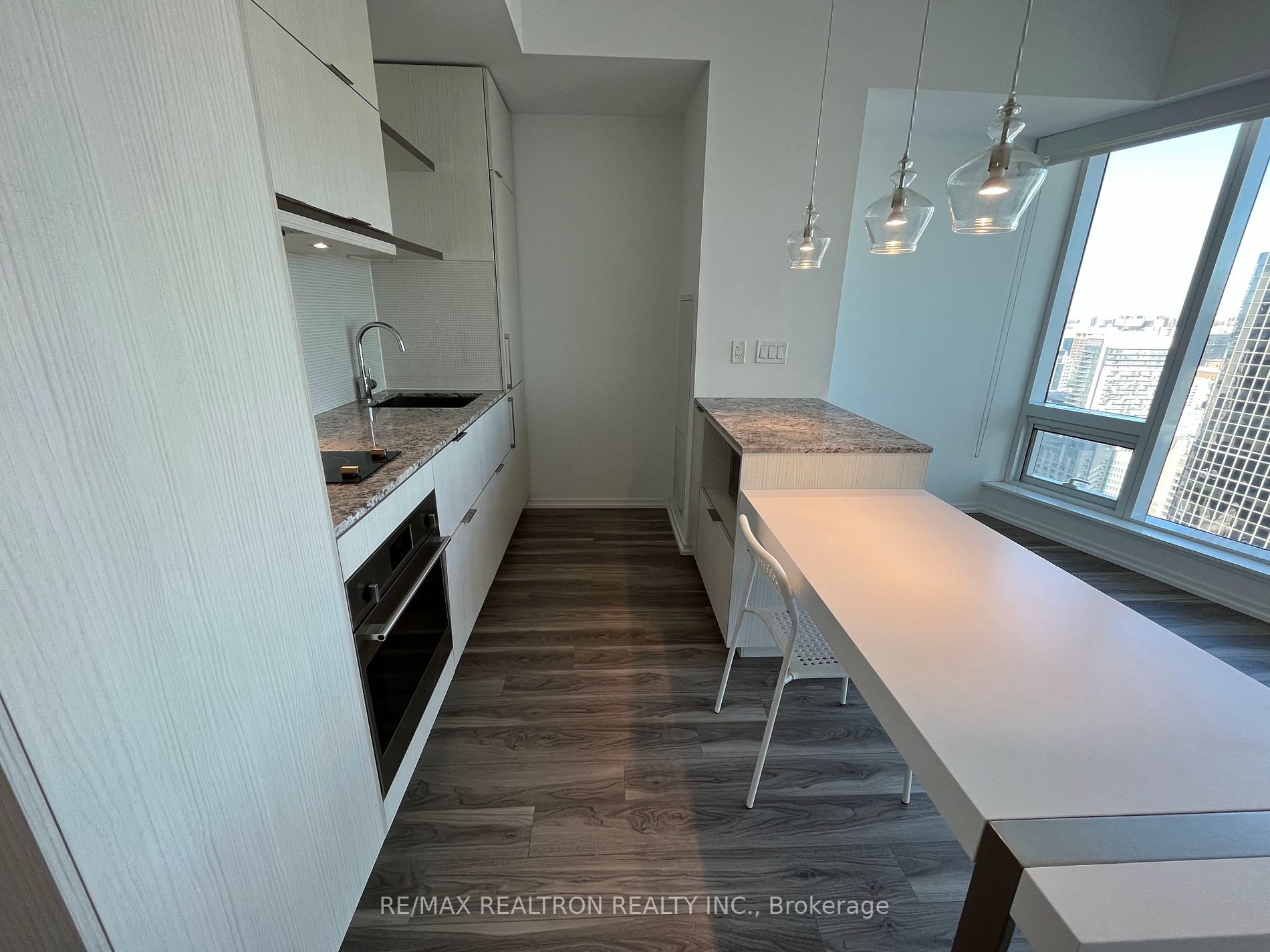 197 Yonge St, #3113