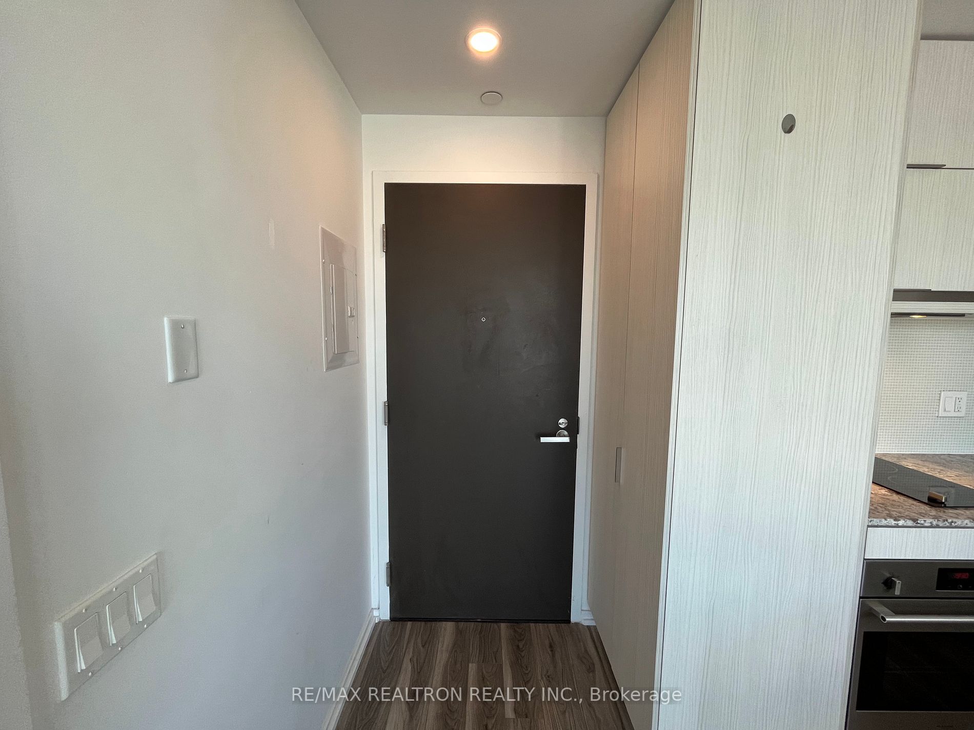 197 Yonge St, #3113