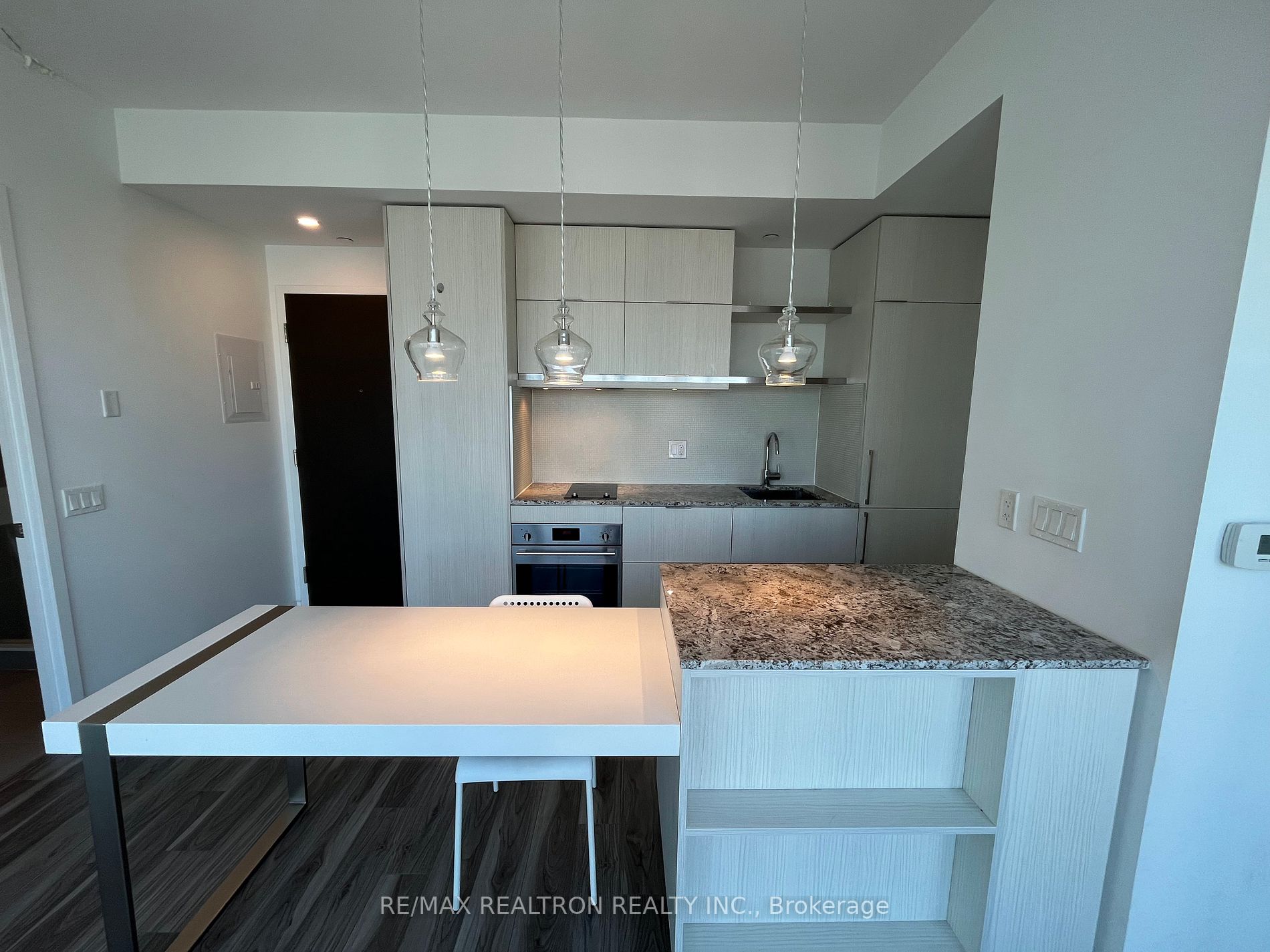 197 Yonge St, #3113