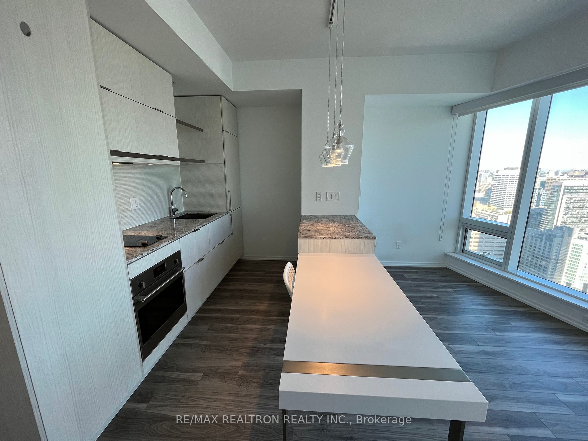 197 Yonge St, #3113