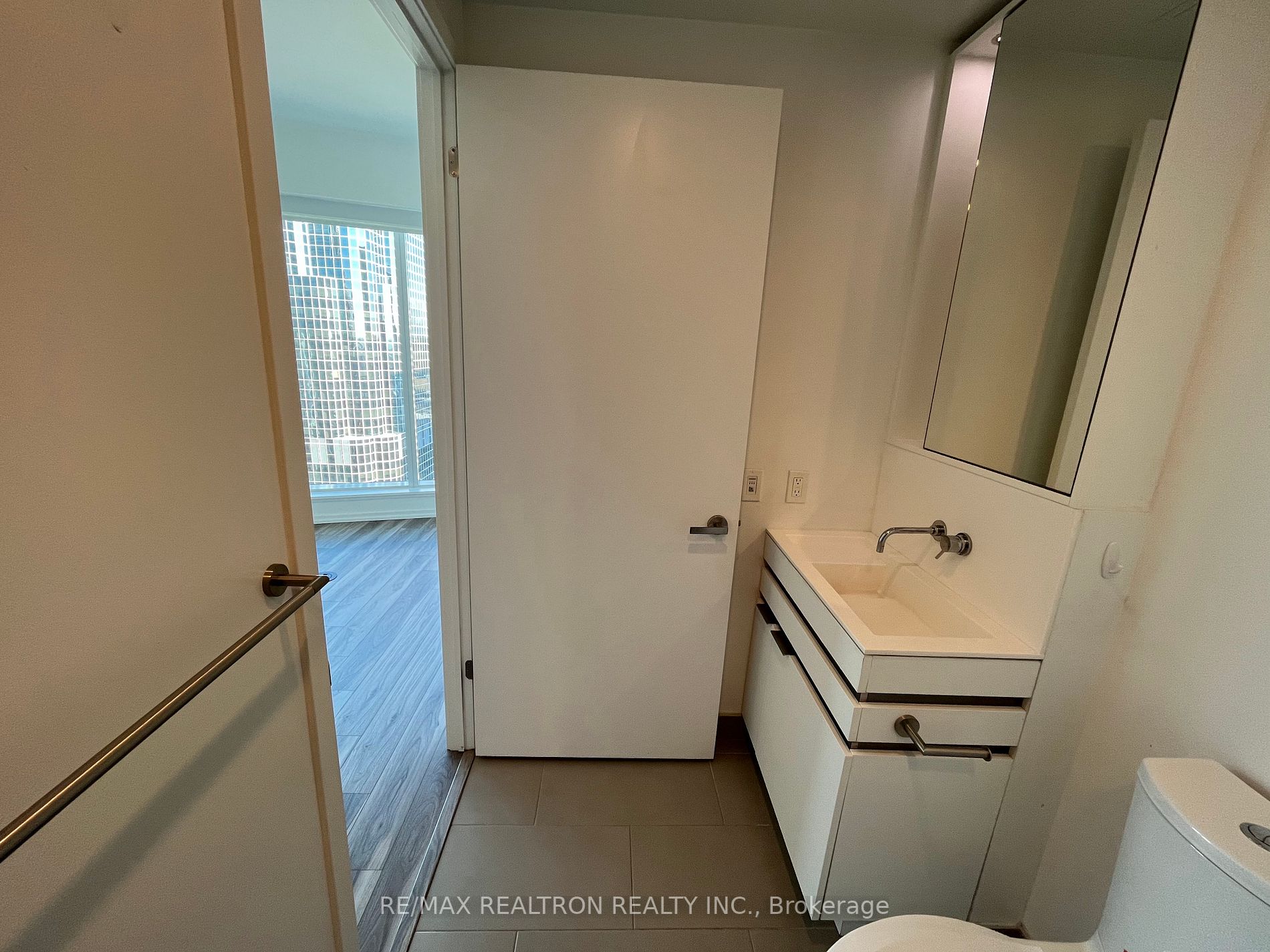 197 Yonge St, #3113