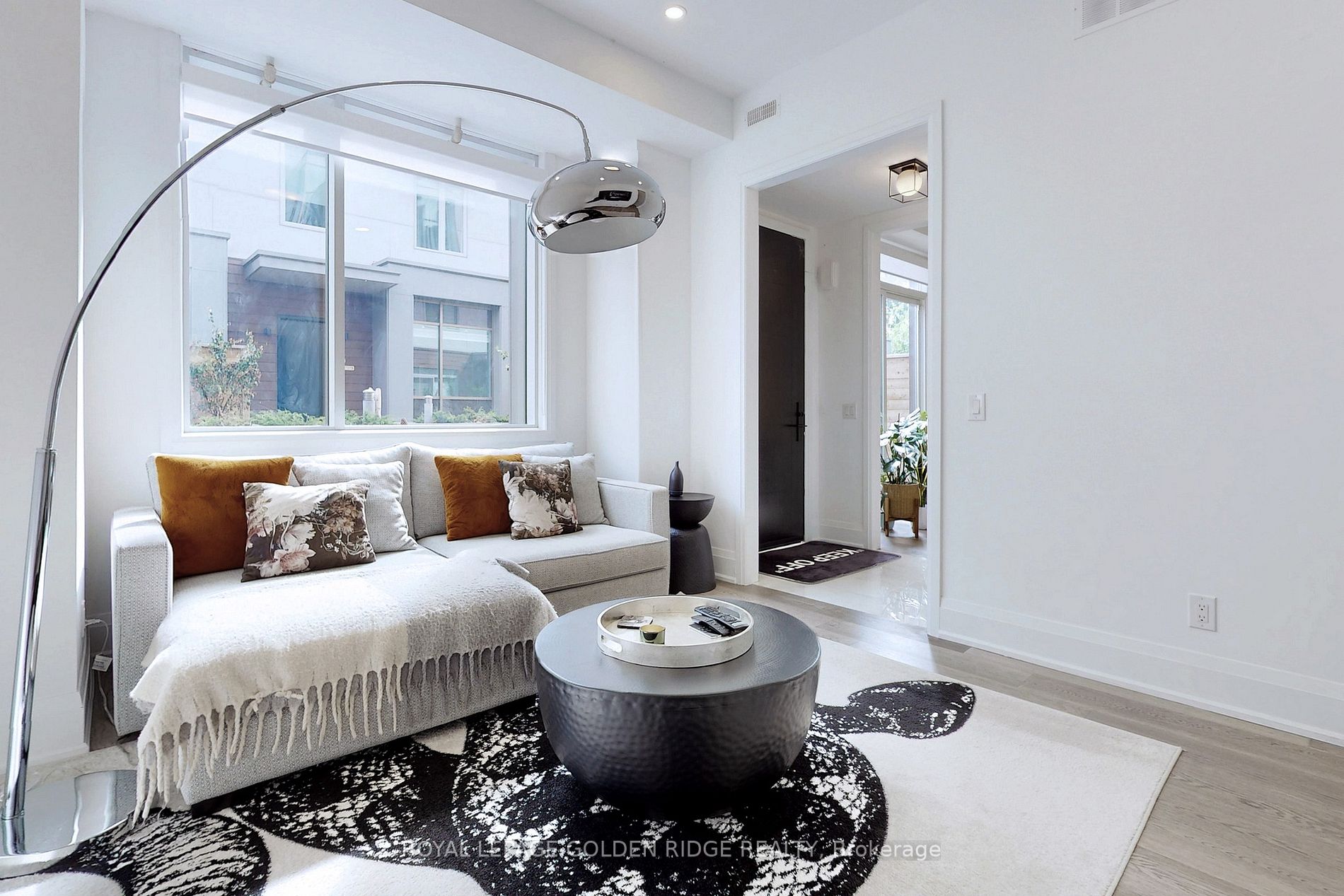 17 Greenbriar Rd, #7