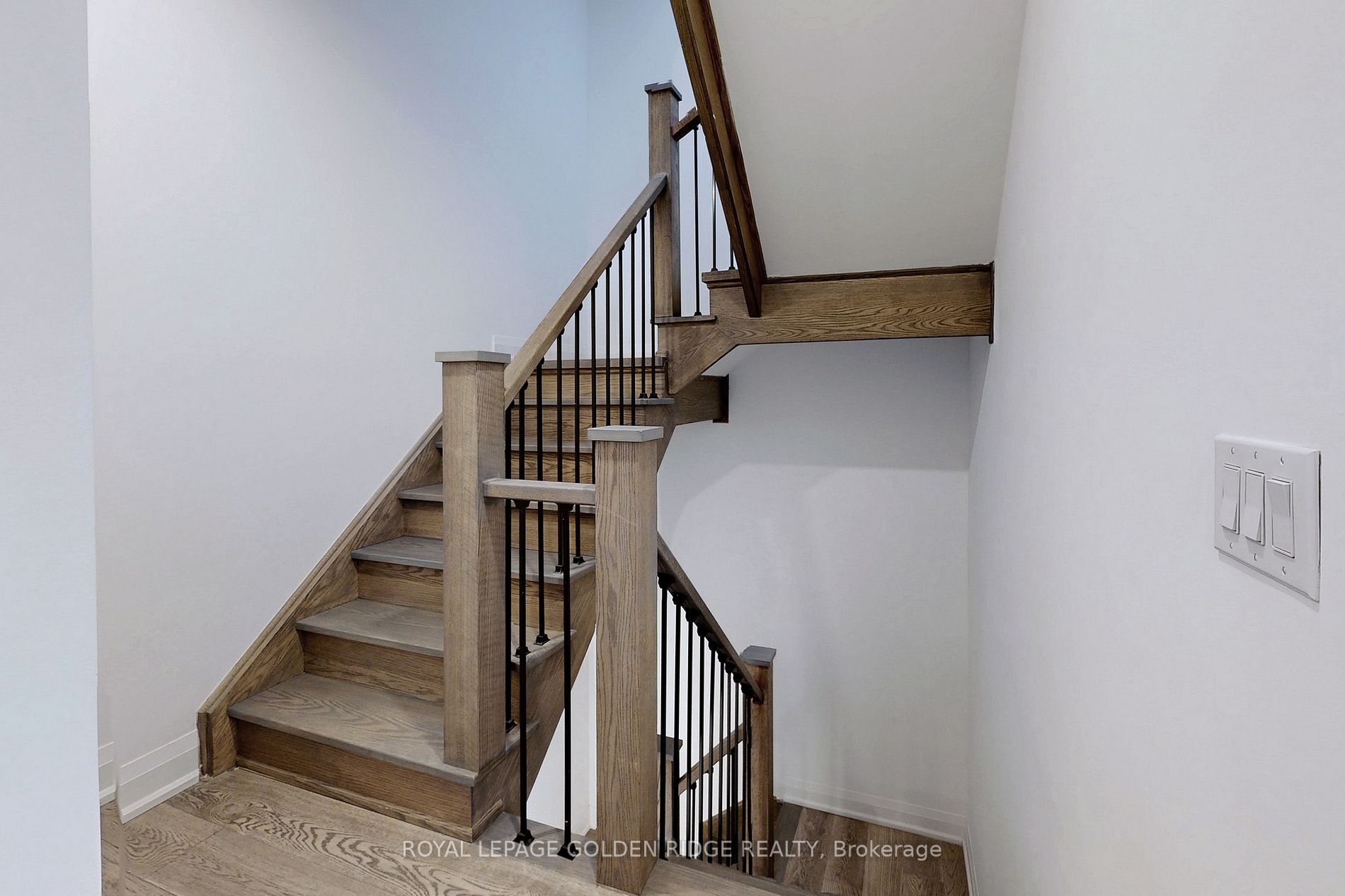 17 Greenbriar Rd, #7