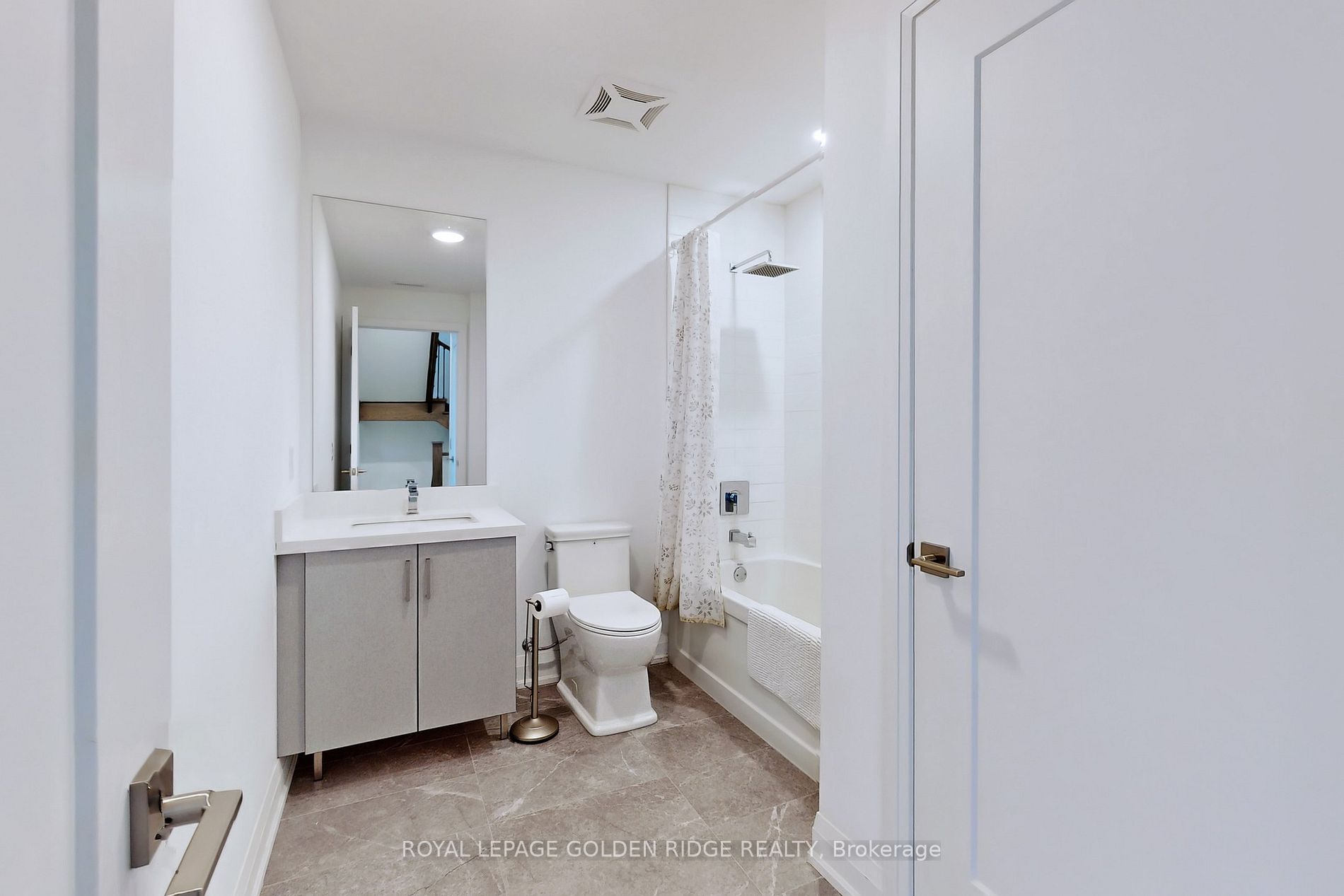 17 Greenbriar Rd, #7