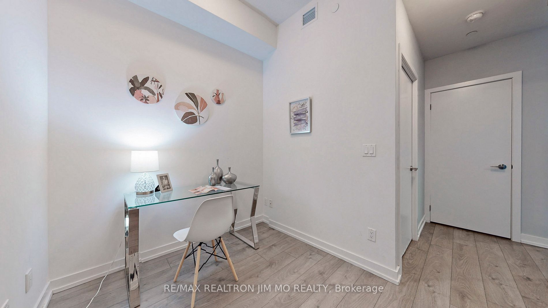 297 College St, #503