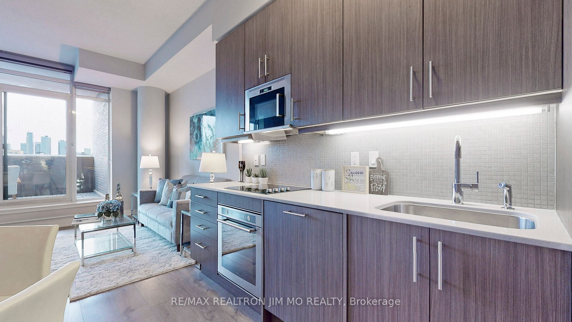 297 College St, #503
