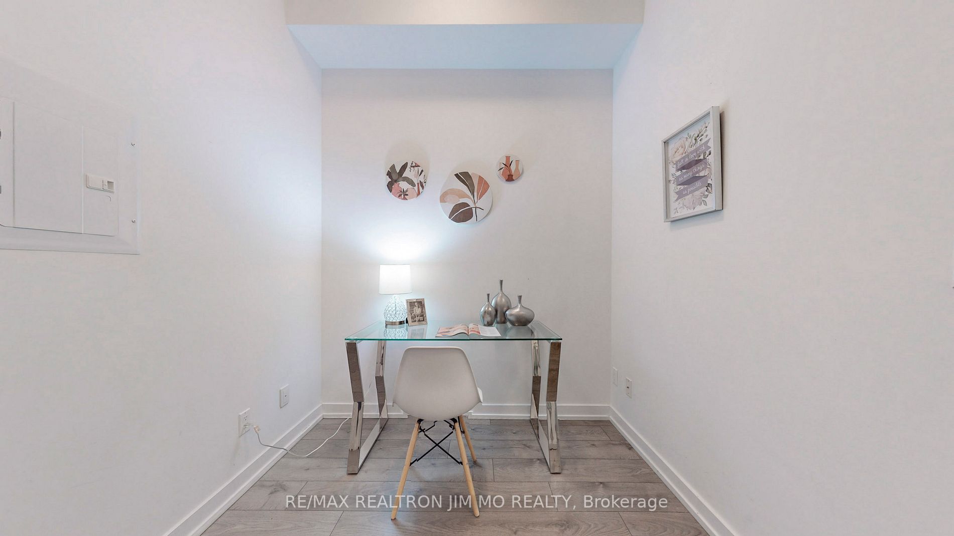 297 College St, #503