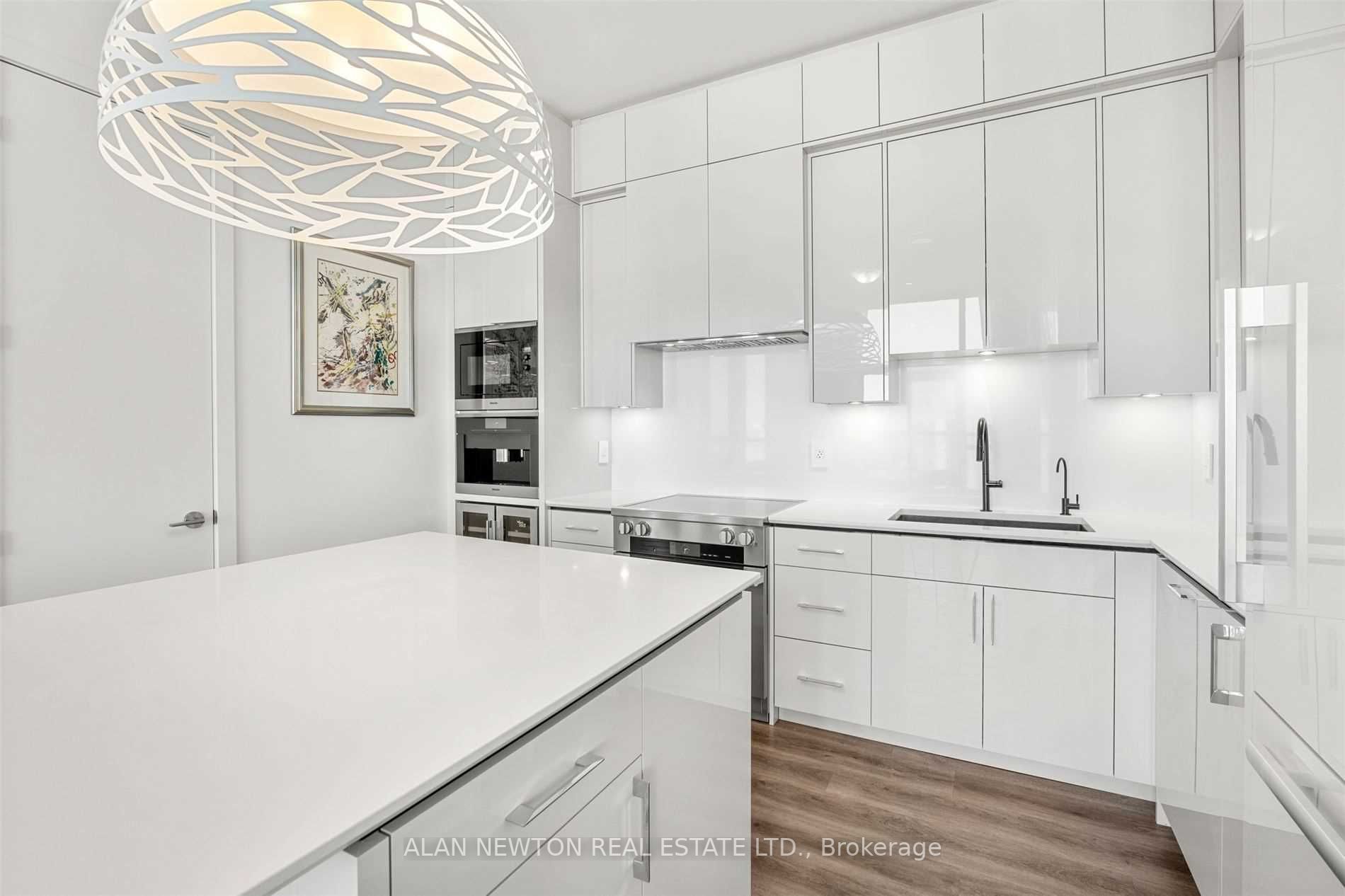 1486 Bathurst St, #Ph02