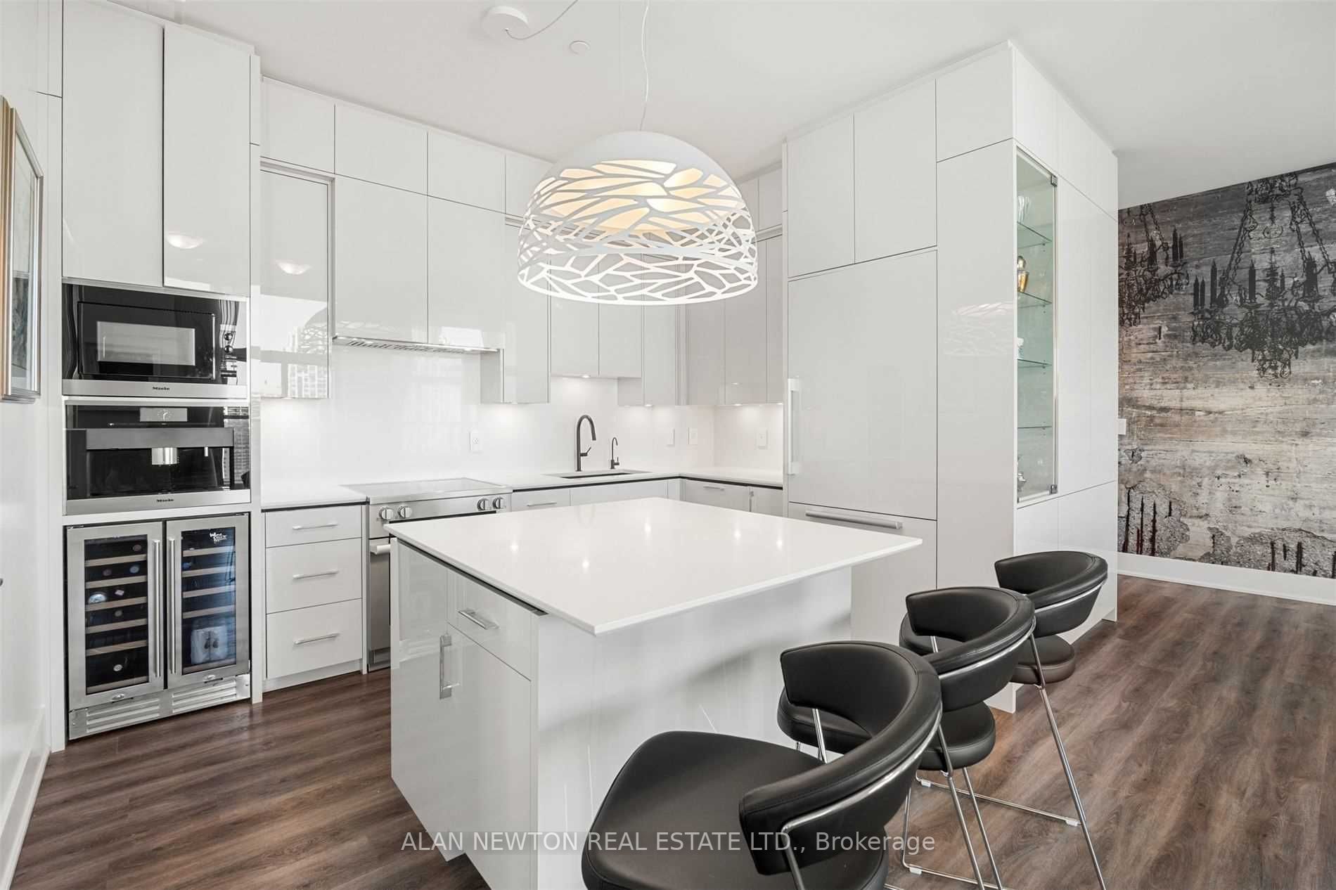 1486 Bathurst St, #Ph02