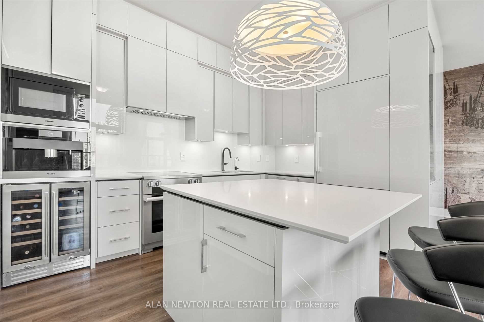 1486 Bathurst St, #Ph02