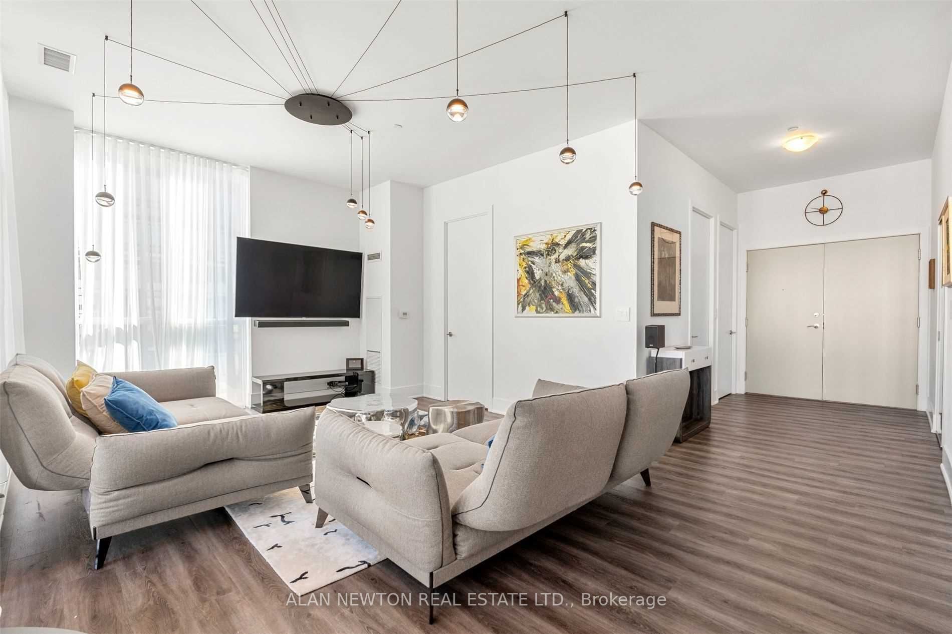 1486 Bathurst St, #Ph02