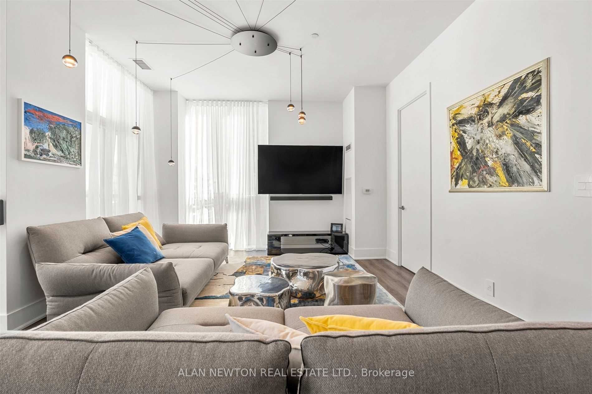 1486 Bathurst St, #Ph02