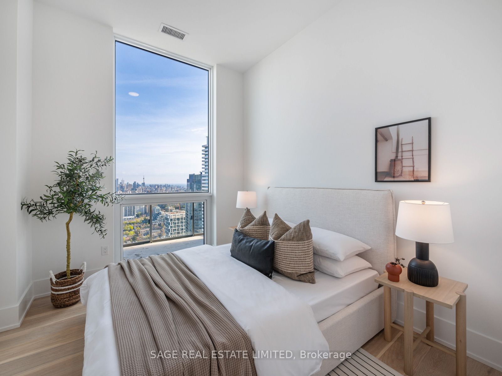 39 Roehampton Ave, #4602
