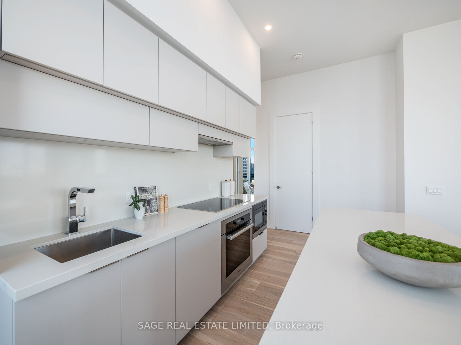 39 Roehampton Ave, #4602