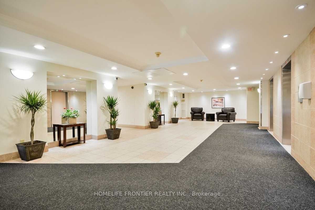 5 Old Sheppard Ave, #808