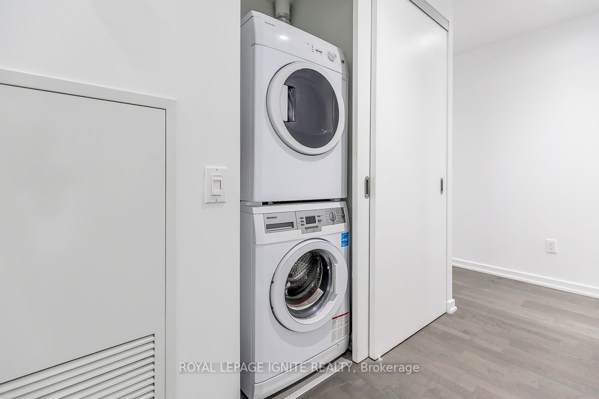60 Colborne St, #221